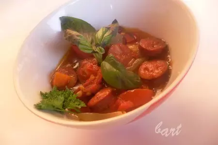 Ругай из пряных колбасок.