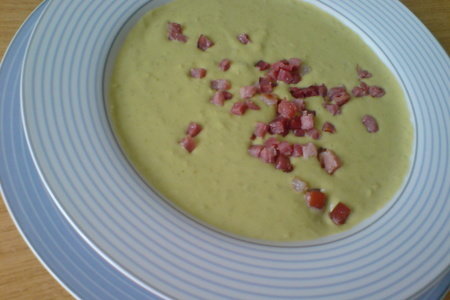 Фото к рецепту: Суп-пюре из зелёного горошка