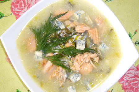 Суп рыбный густой с морской капустой и сыром