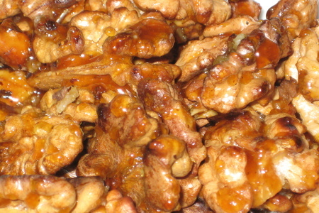 Фото к рецепту: Грецкие орехи в карамели