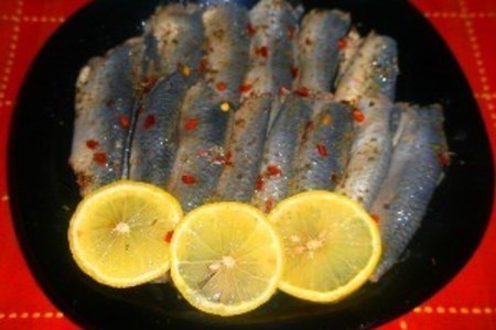 Фото к рецепту: Маринованная  мелкая рыбка