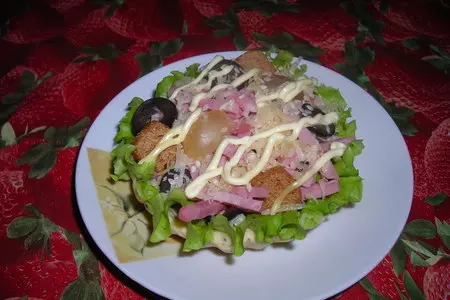 Салат в маковых корзиночках