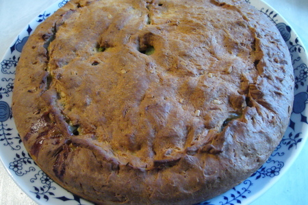 Фото к рецепту: Закрытый  пирог с фаршем и овощами