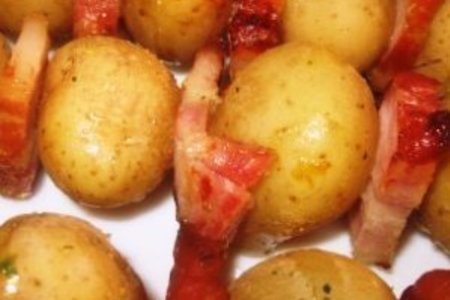 Фото к рецепту: Шашлыки из молодой картошки