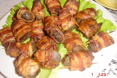 Куриная печень в беконе