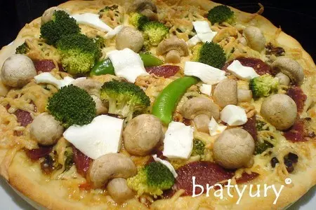 Chicago style pizza at pizzeria uno - пицца, которая мне очень понравилась