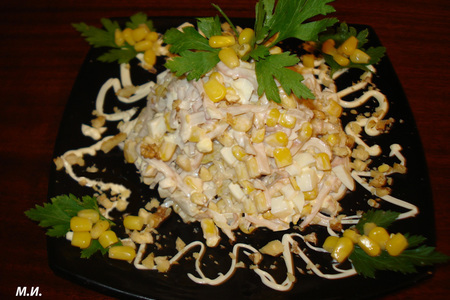 Фото к рецепту: Салат из кальмаров