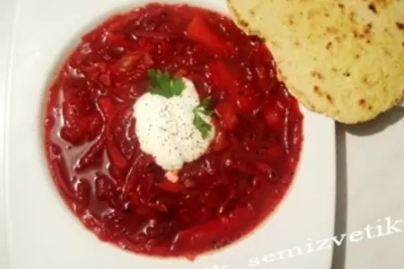 Борщ без мяса из духовки в глиняном горшочке