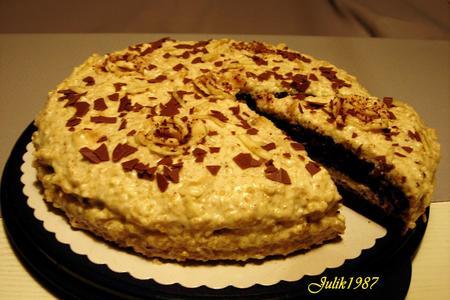 Фото к рецепту: Шоколадно-банановый торт с ореховым кремом