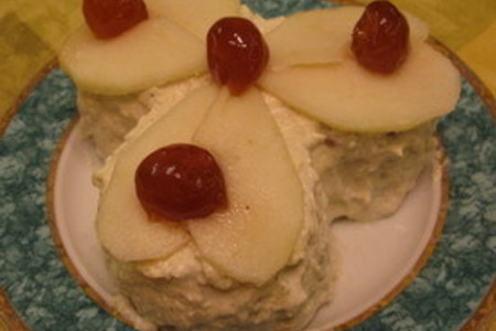 Фото к рецепту: Детский десерт "груша в сугробе" (для аллергиков)