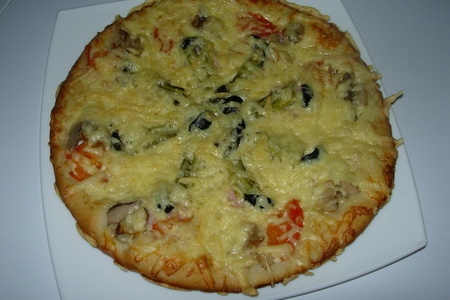 Пицца «ранчо» с соусом айоли. (на постной дрожжевой основе).