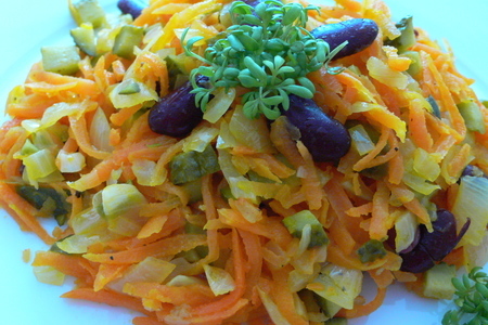 Салат из моркови с красной фасолью