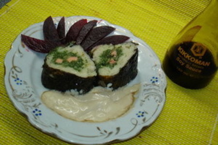 Рулет из морского языка (камбалы) с лососем и шпинатом