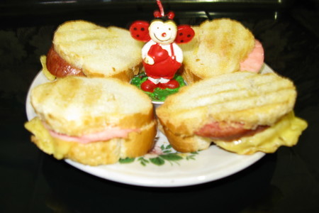 Фото к рецепту: Горячие бутерброды-кармашки