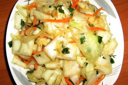 Фото к рецепту: Салат из капусты по корейски