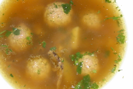 Фото к рецепту: Суп грибной с фрикадельками