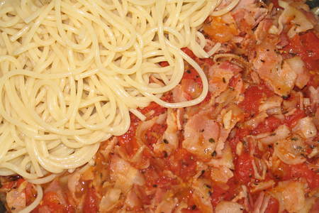 Фото к рецепту: Спагетти a la матричиана