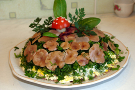Фото к рецепту: Салат лесная полянка 