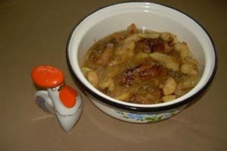 Фото к рецепту: Курица с яблоками