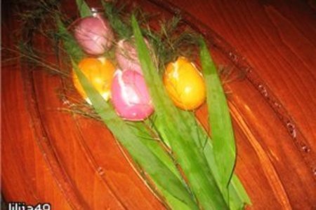 Фото к рецепту: Фаршированные яйца "букет тюльпанов"