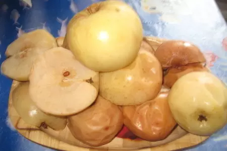 Медовые моченые яблочки.