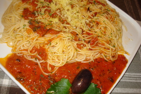 Два базовых соуса: неаполитанский и бешамель