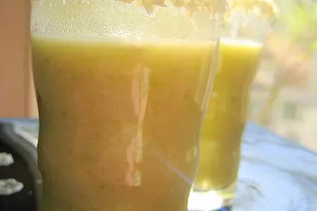 Суп-пюре куриный с цуккини и пармезаном