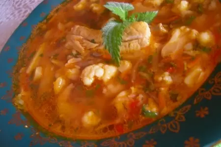Борщ с крапивой и цветной капустой