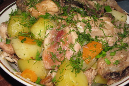 Фото к рецепту: Кура с картофелем и морковью в рукаве