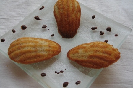 Фото к рецепту: Ореховые мадленки