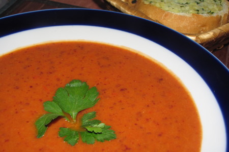 Фото к рецепту: Острый мексиканский томатный суп-пюре