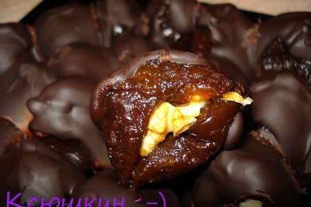 Фото к рецепту: Чернослив в шоколадной глазури