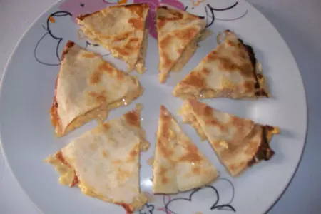 Тортилии с мясом и сыром