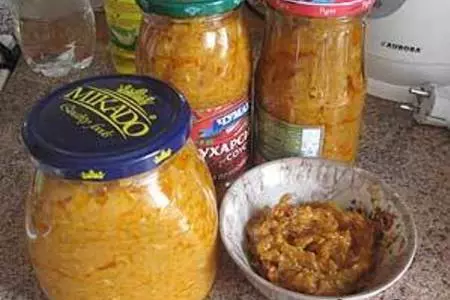 Икра из моркови с томатами