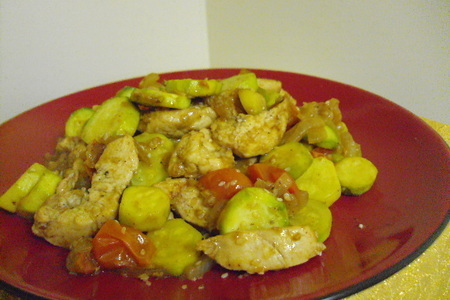 Куриная грудка с овощами и кунжутом.