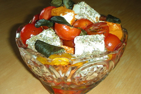 Фото к рецепту: Салат с фетой