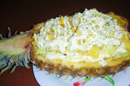 Салат с ананасом