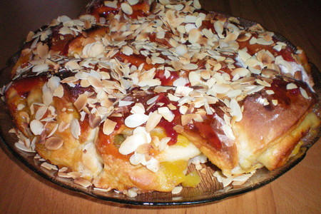 Фото к рецепту: Персиково-ореховый пирог