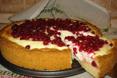 Пирог с красной смородиной