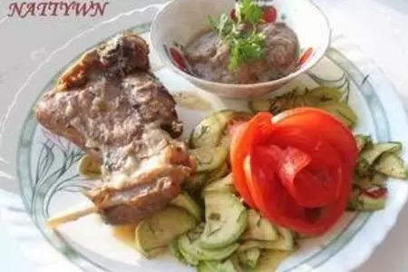 «братец кролик» с орехово-чесночным соусом.