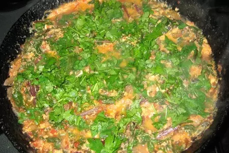 Свекольная ботва с яйцами