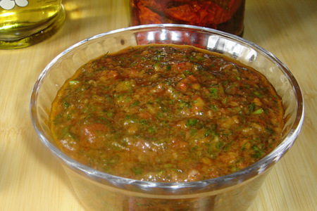 Фото к рецепту: Соус из вяленых томатов