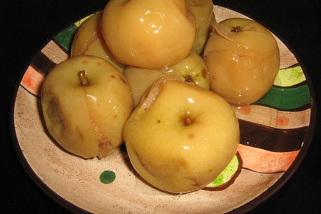Фото к рецепту: Яблоки маринованные