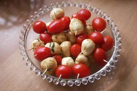 Маринованная моццарела
