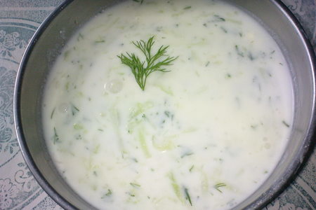 Фото к рецепту: Cacik.холодный йогуртовый суп
