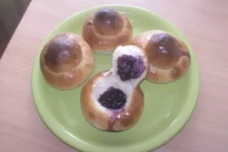 Булочки с черникой
