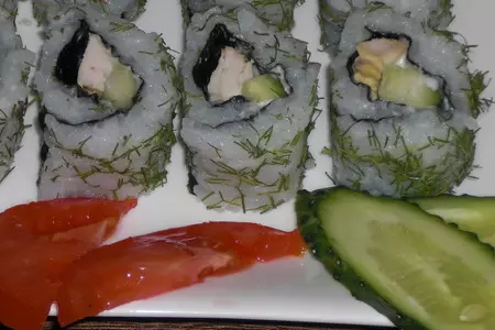 Ролы с запеченой грудкой и укропом
