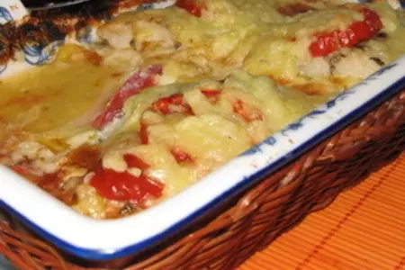 Рыба с помидорами и сыром