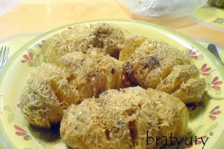 Катофель "веером" в духовке с минимумом приправ, однако исключительно вкусно