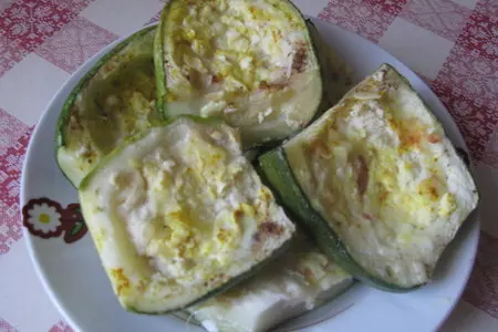 Кабачки фаршированные брынзой
